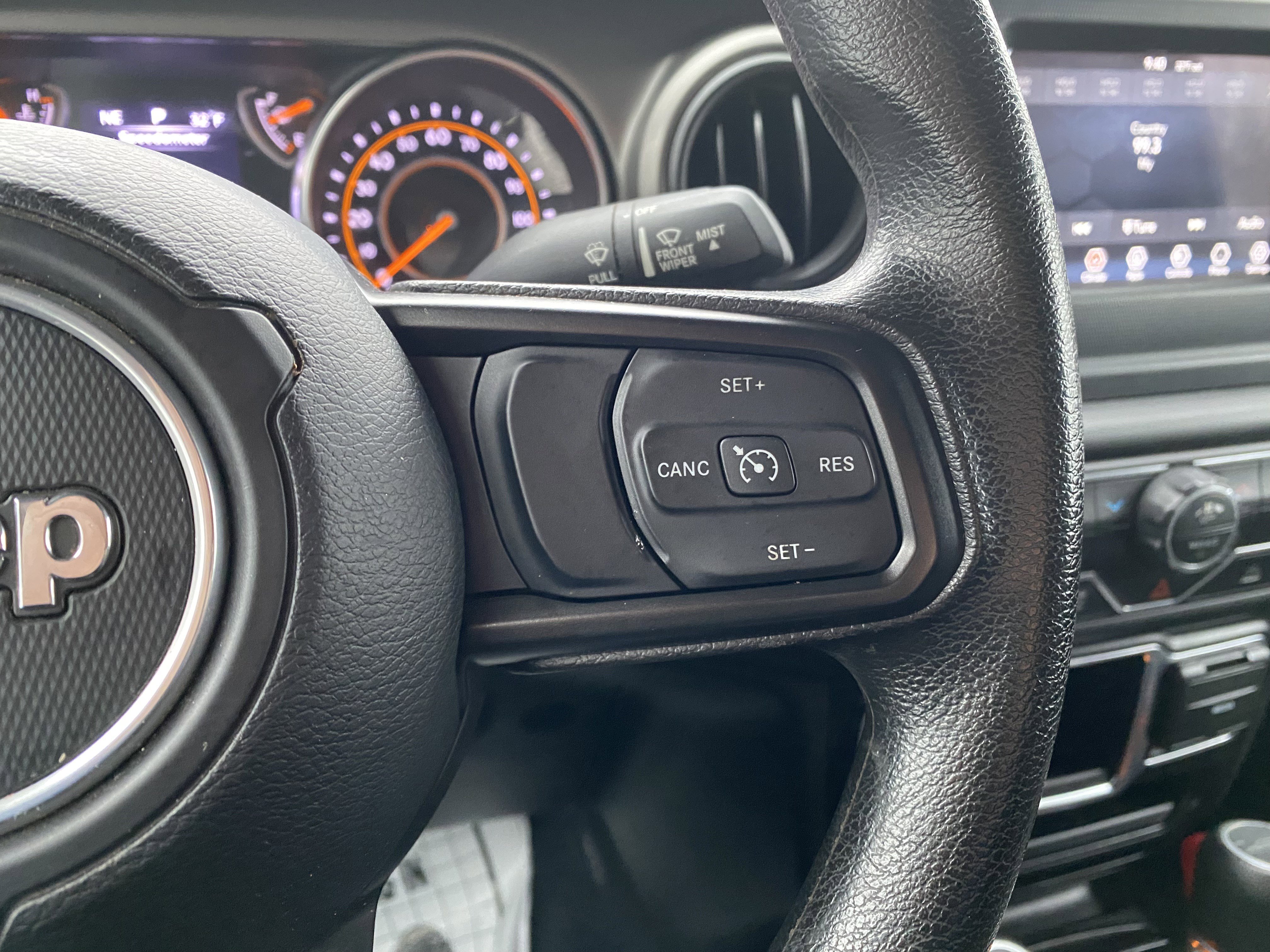 Used 2022 Jeep Gladiator Sport image 21