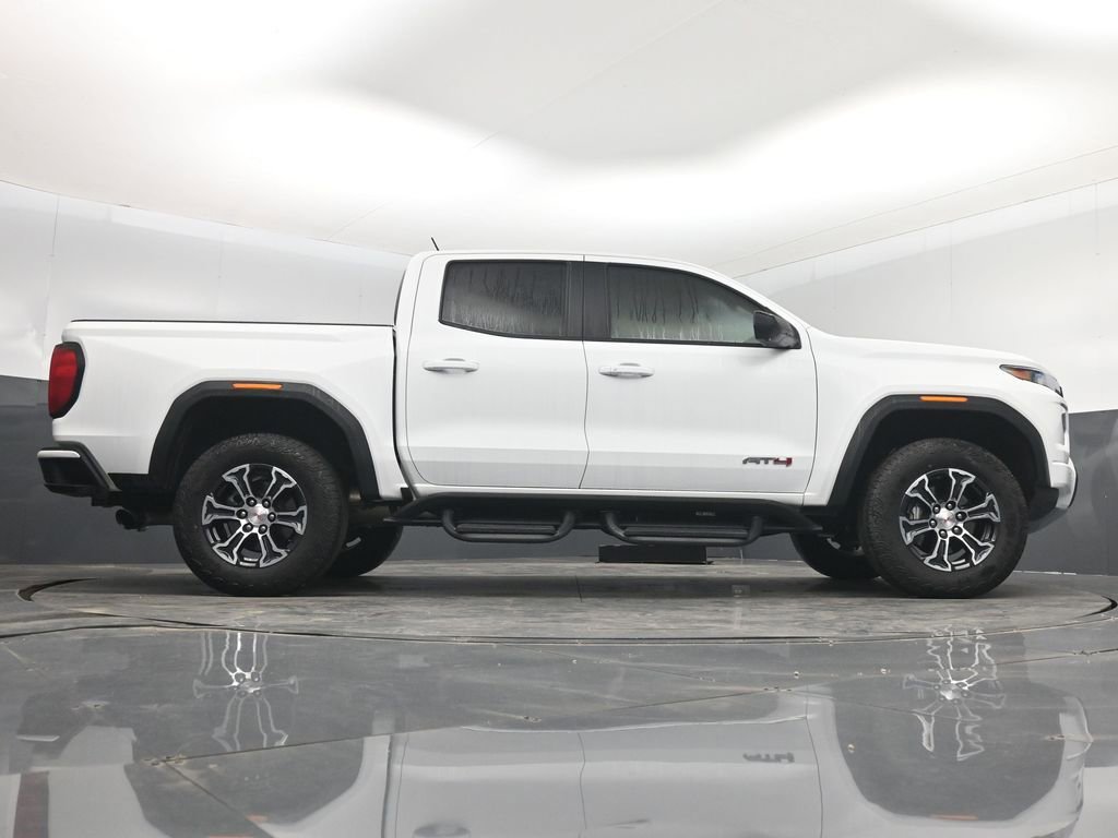Used 2025 GMC Canyon AT4 w/ Technology Plus Package AWD/4WD image 16