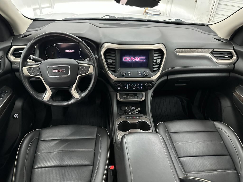 Used 2021 GMC Acadia Denali w/ Denali Technology Package AWD/4WD image 16