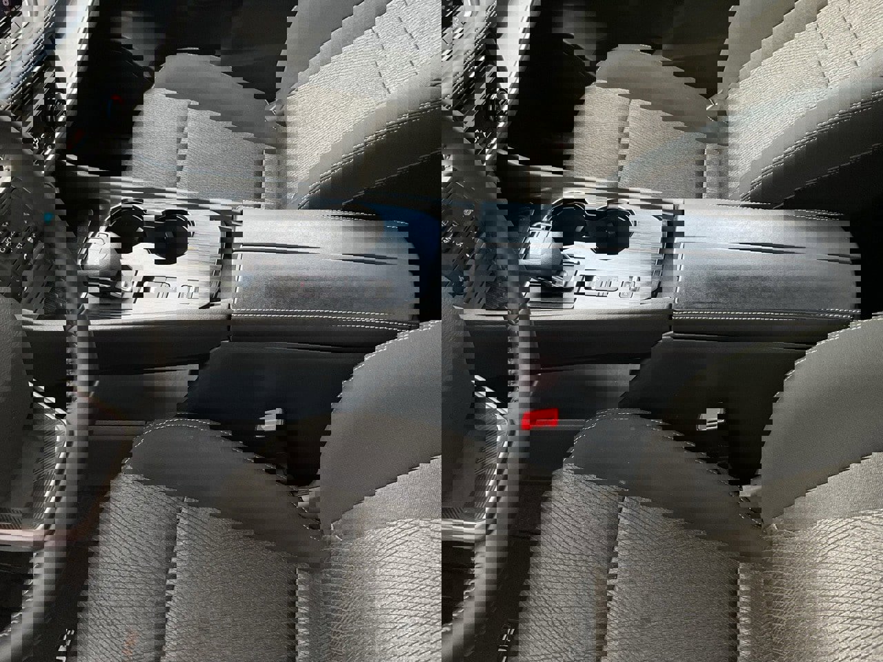 Used 2025 Nissan Rogue SV image 33