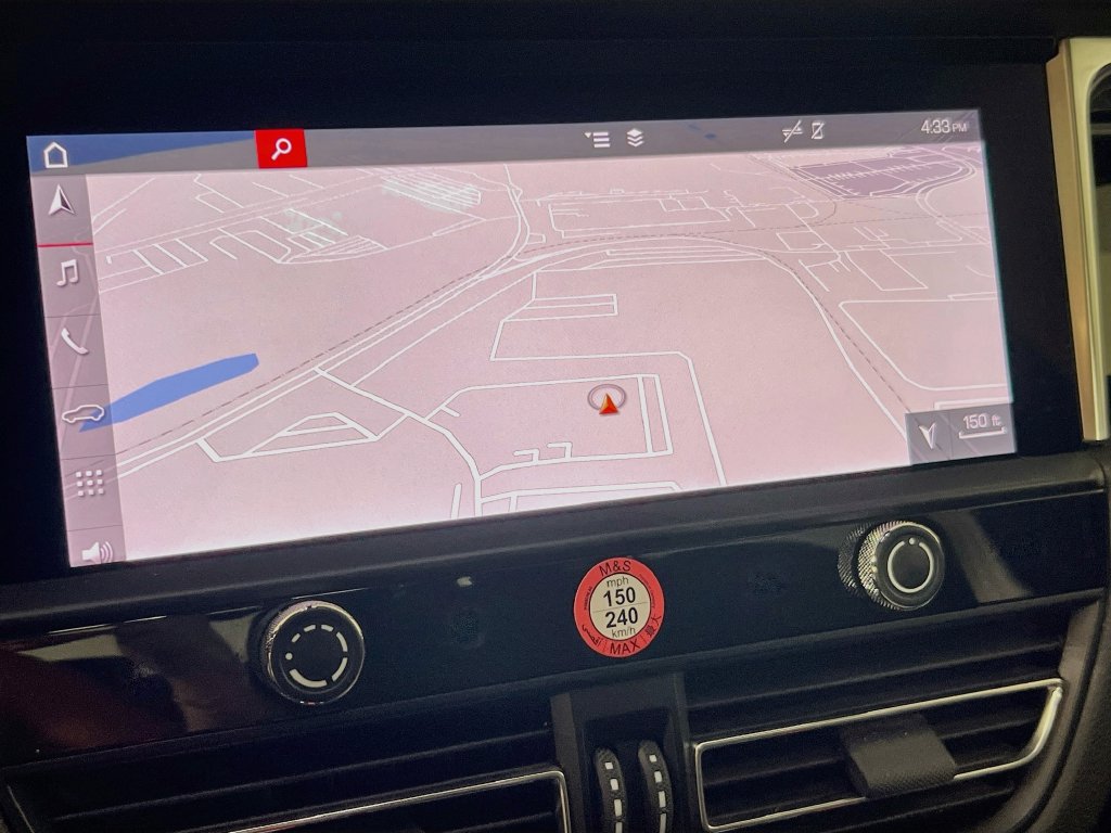 Certified 2024 Porsche Macan S AWD/4WD image 16