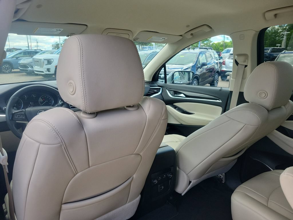 Used 2023 Buick Enclave Essence FWD image 15