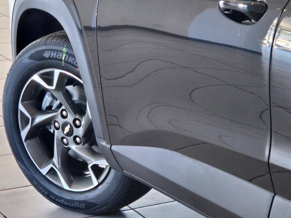 New 2026 Chevrolet Trax LT w/ Driver Confidence Package FWD image 15