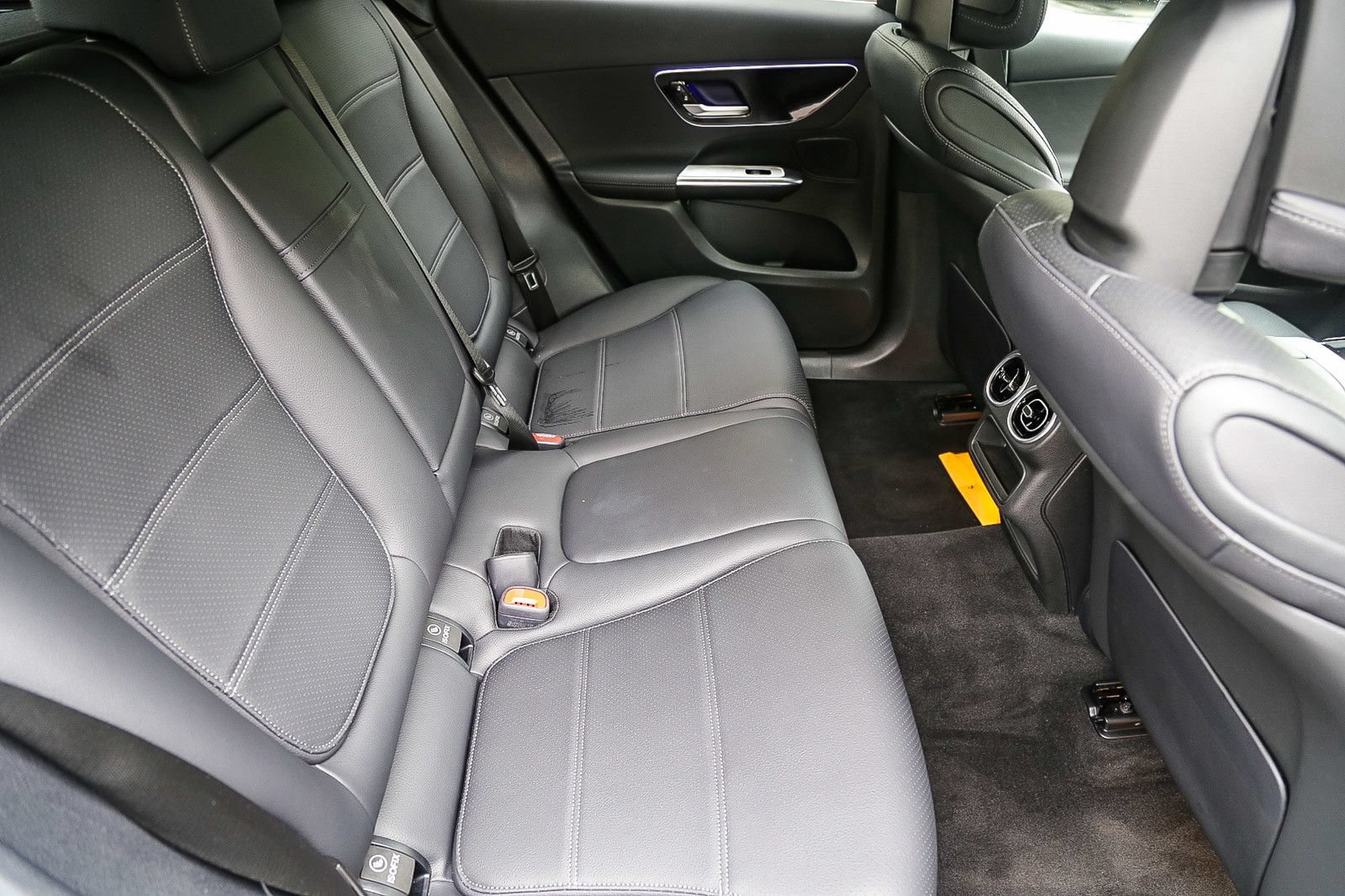 Used 2025 Mercedes-Benz GLC 350e 4MATIC image 15