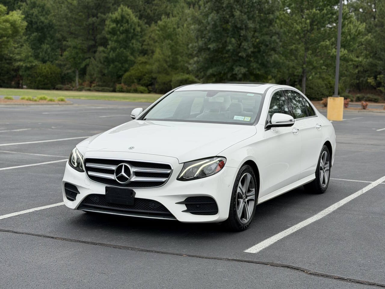 Used 2018 Mercedes-Benz E 300 4MATIC image 3