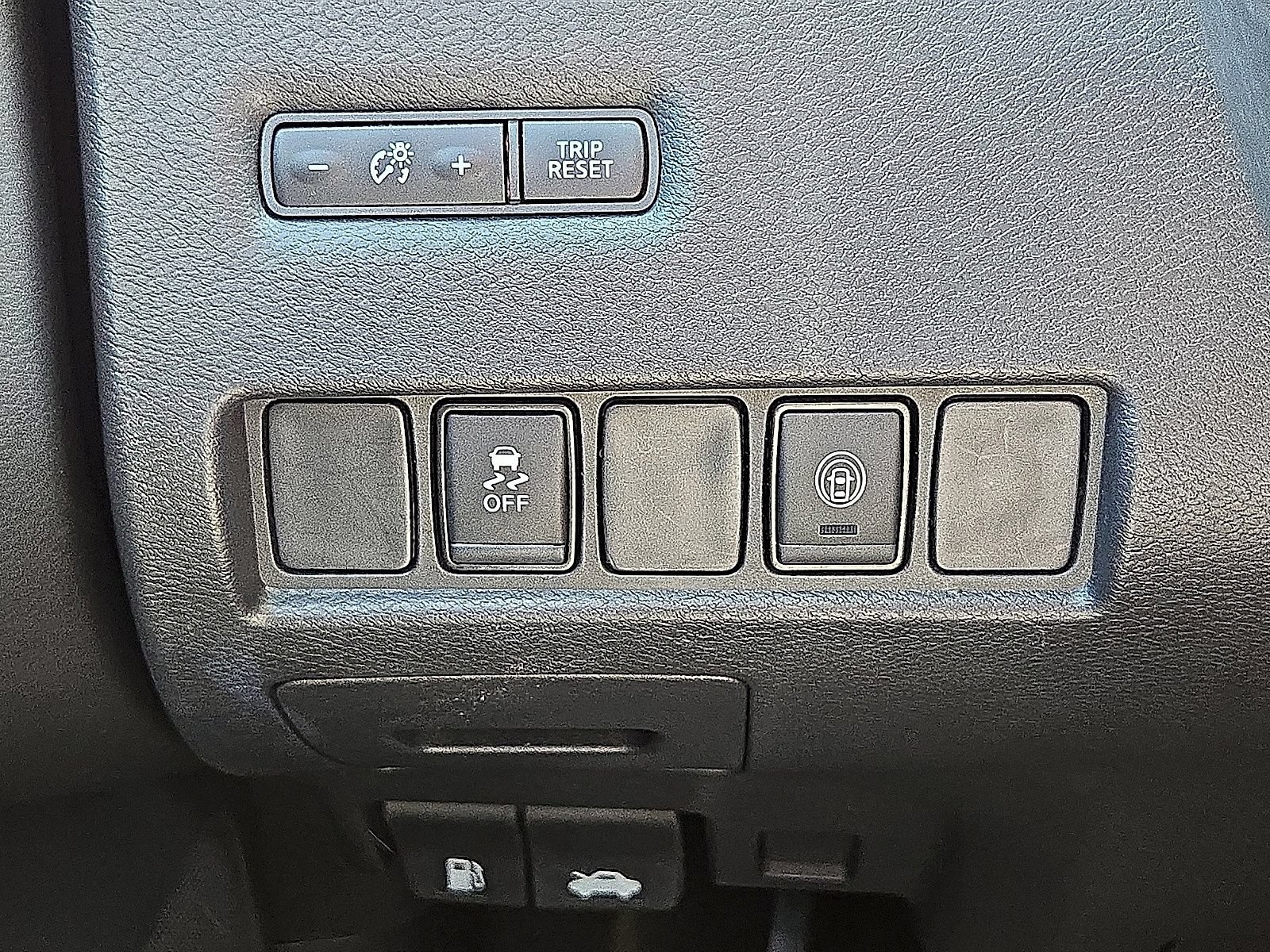 Used 2023 Nissan Murano SV FWD image 25