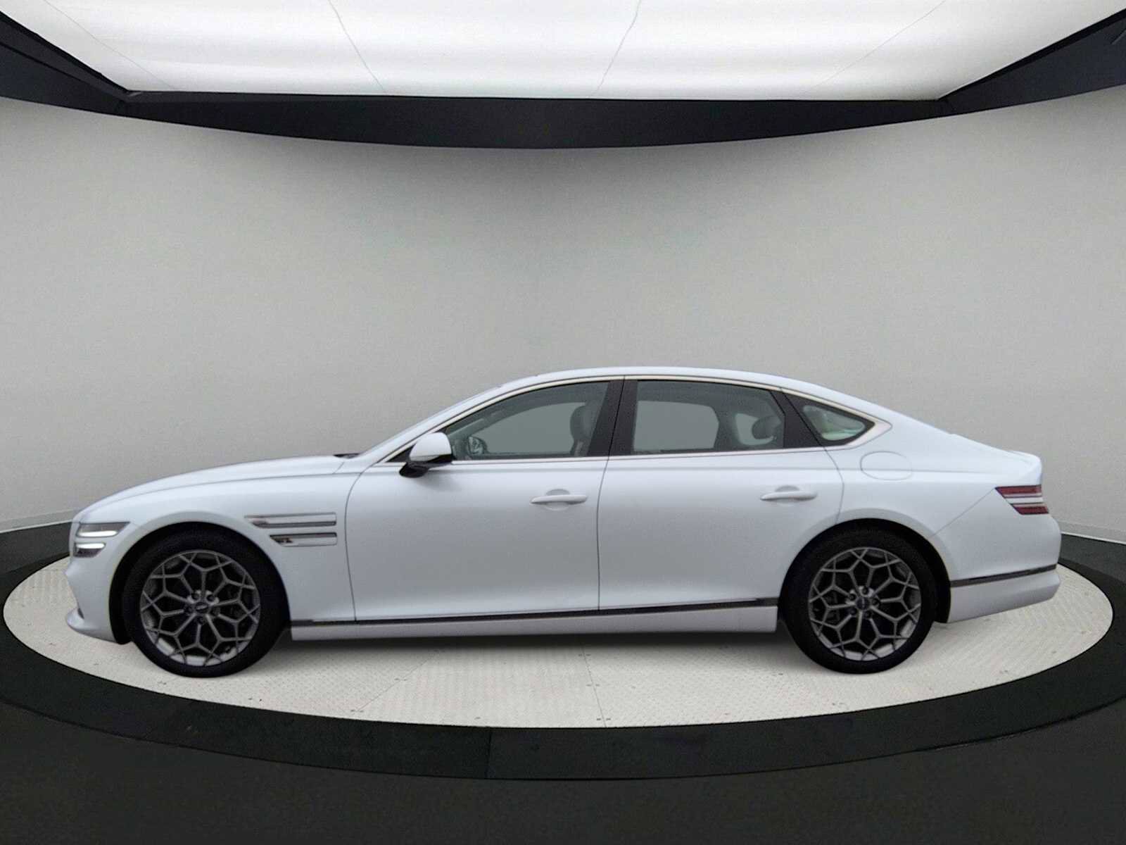 Used 2022 Genesis G80 2.5T w/ Advanced Package image 5