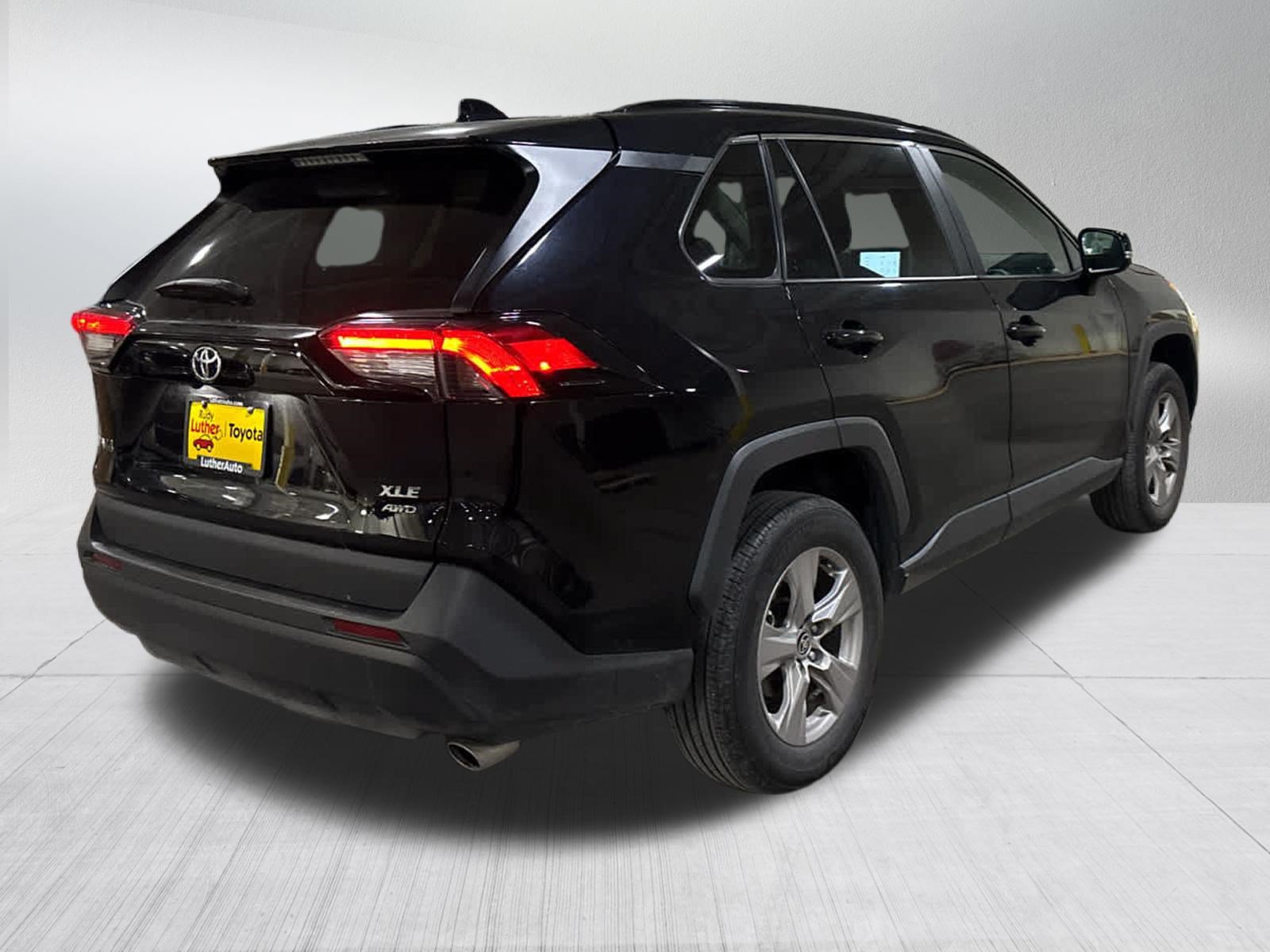 Used 2025 Toyota RAV4 XLE AWD/4WD image 6