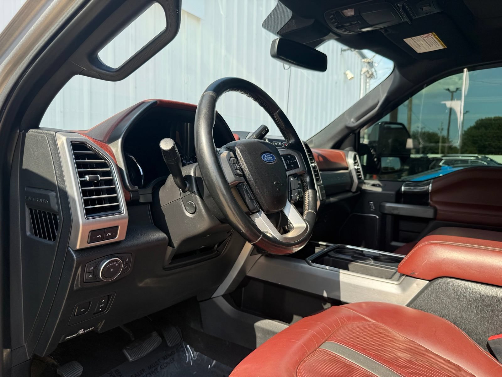 Used 2020 Ford F250 Platinum w/ FX4 Off-Road Package AWD/4WD image 17