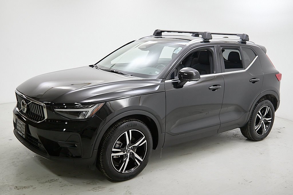 Certified 2023 Volvo XC40 B5 Plus image 7