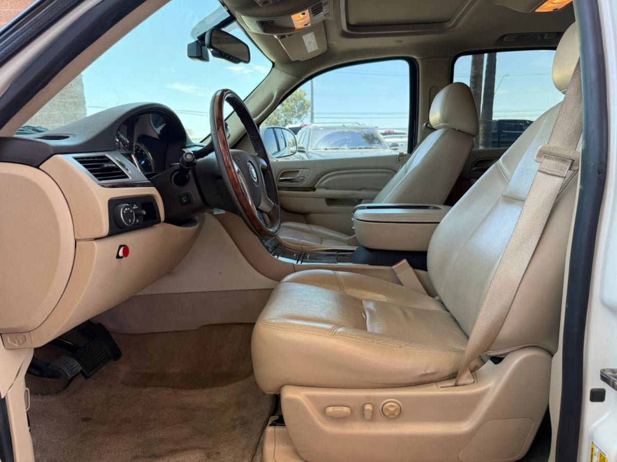 Used 2014 Cadillac Escalade Luxury AWD/4WD image 41