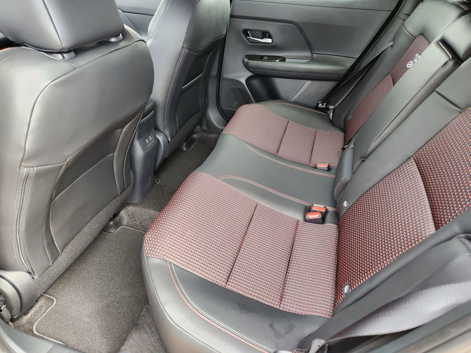 New 2026 Nissan Kicks SR w/ Illumination Package image 26