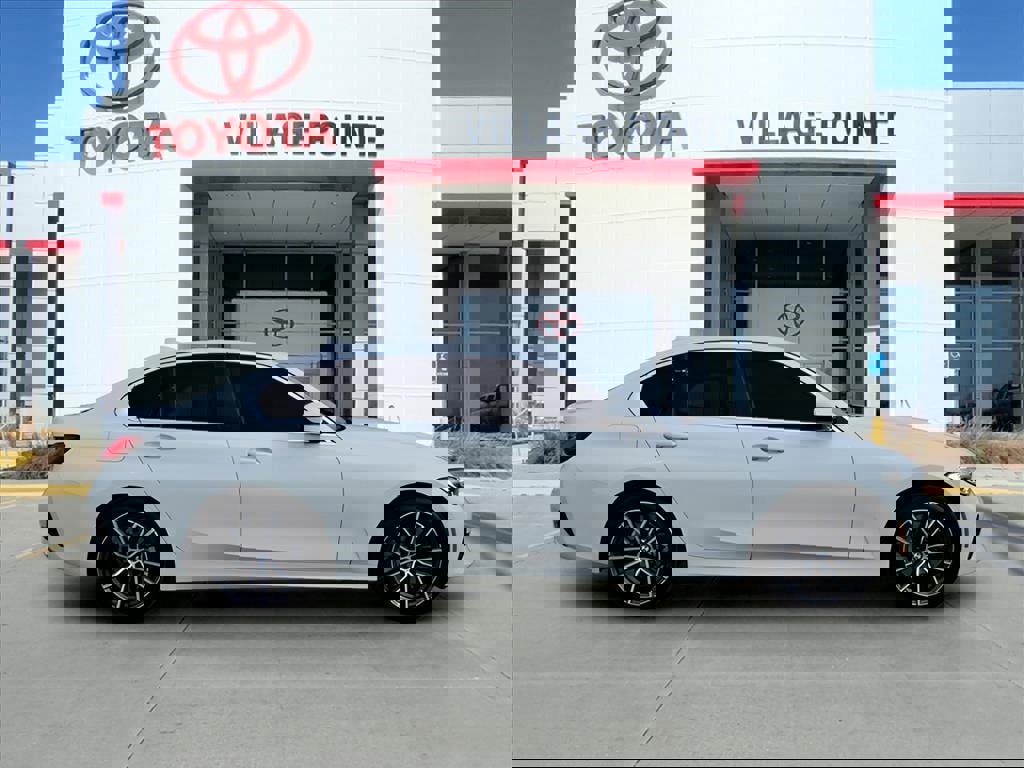 Used 2021 BMW 330i xDrive Sedan w/ Premium Package image 7