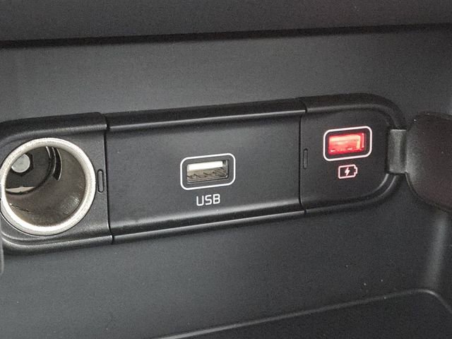 Used 2020 Kia Niro LXS image 6