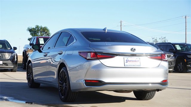 Used 2024 Lexus ES 250 w/ Premium Package image 7
