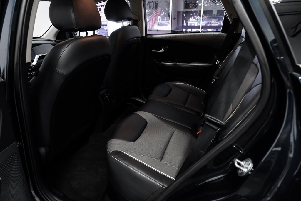 Used 2022 Kia Niro EX image 43