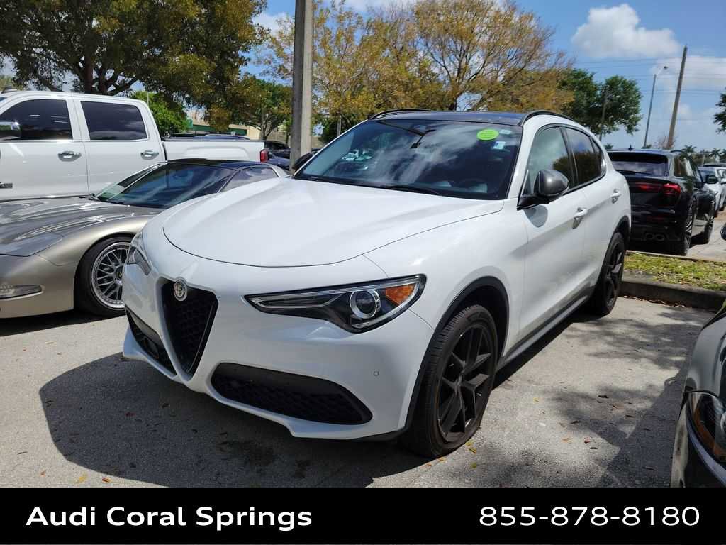 Used 2019 Alfa Romeo Stelvio Ti w/ Nero Edizione image 5