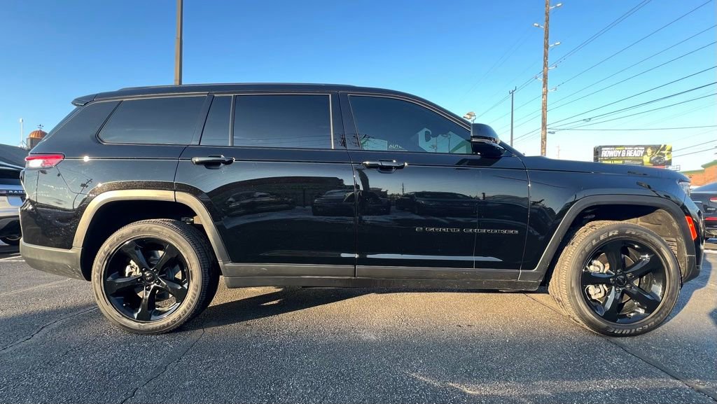 Used 2023 Jeep Grand Cherokee L Laredo image 9