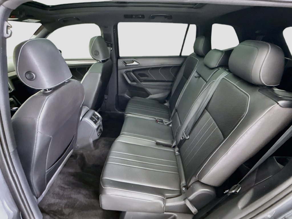 Used 2023 Volkswagen Tiguan SE R-Line FWD image 19