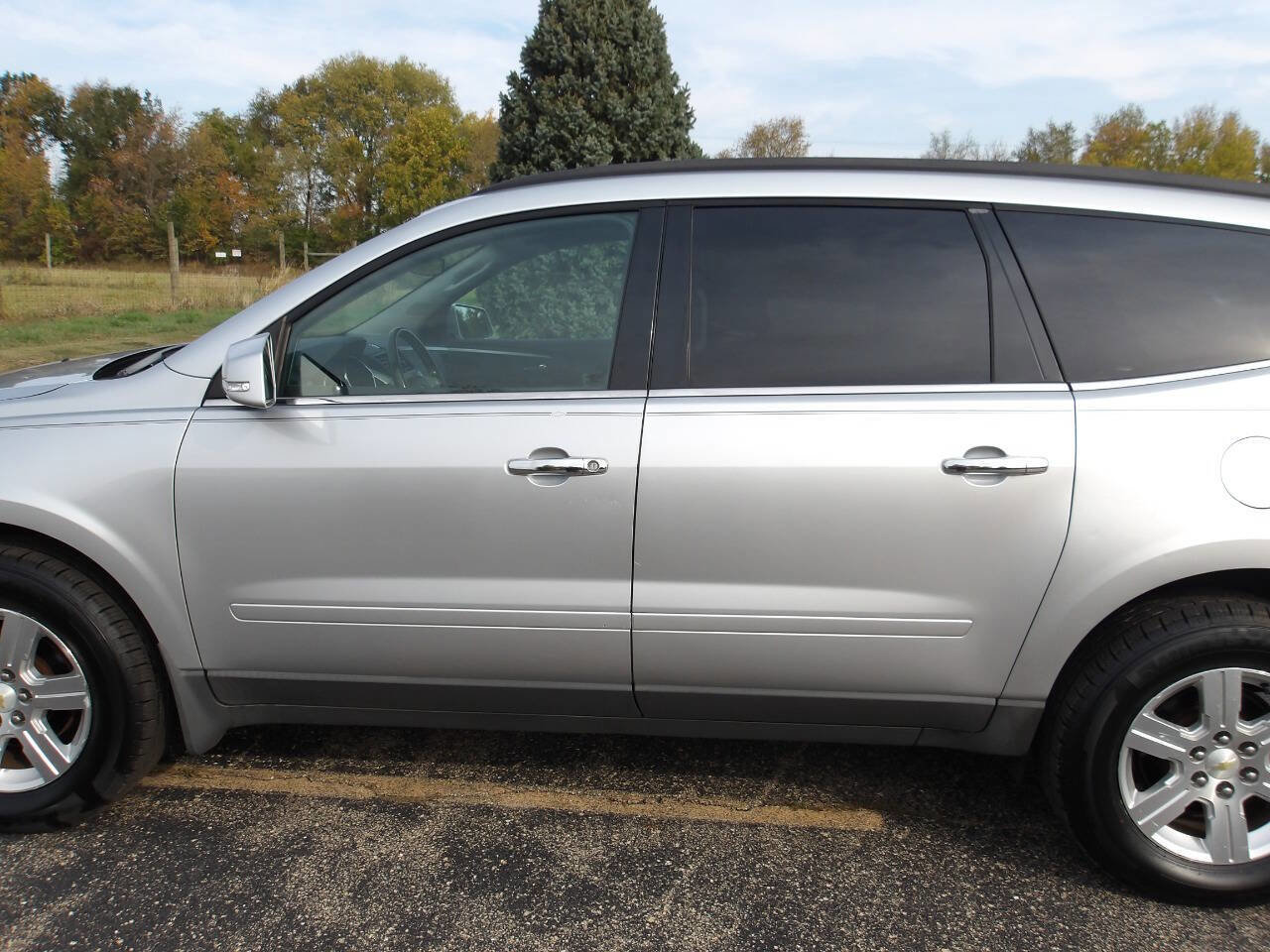 Used 2012 Chevrolet Traverse LT image 31