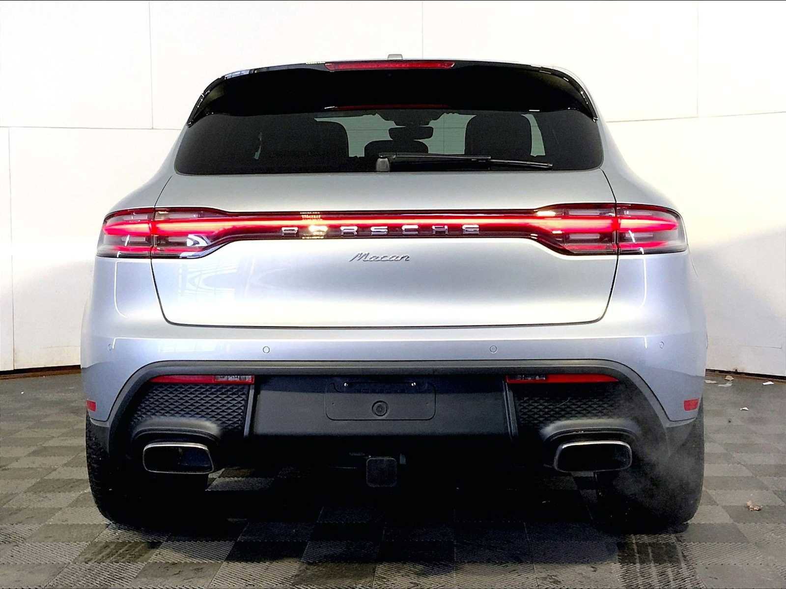 Certified 2025 Porsche Macan AWD/4WD image 6