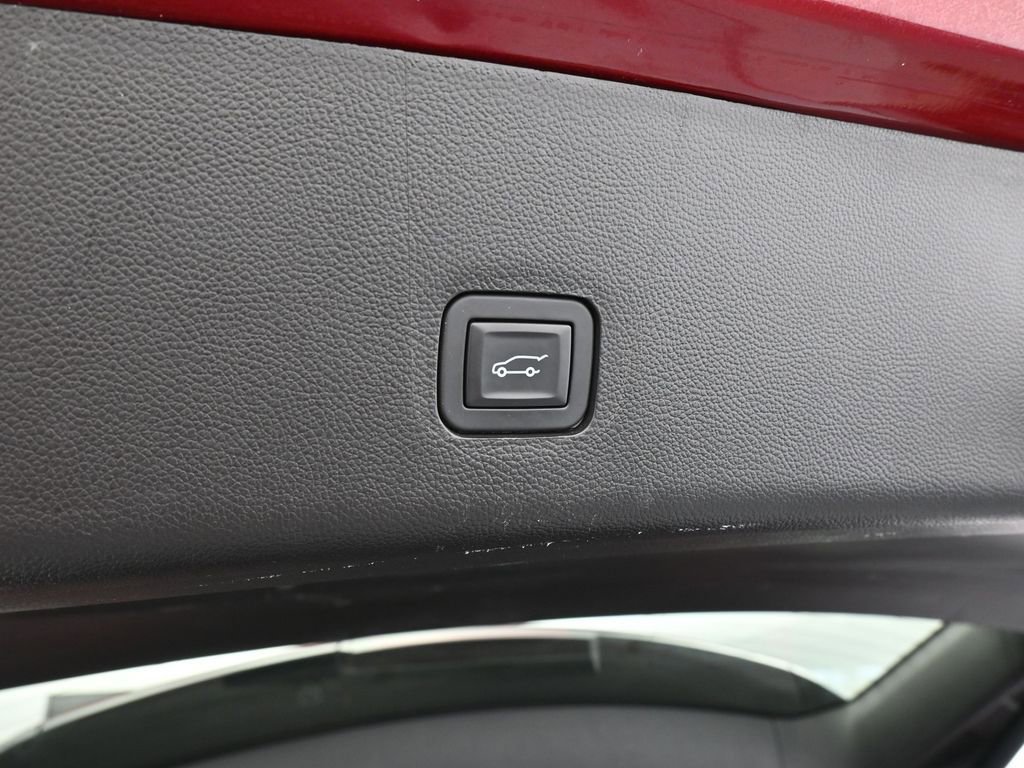 Used 2018 Chevrolet Traverse LT image 40