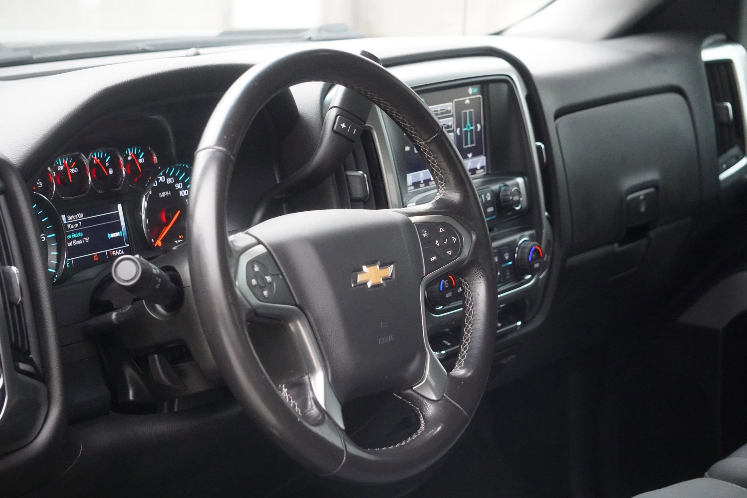 Used 2018 Chevrolet Silverado 1500 LT w/ All Star Edition AWD/4WD image 29