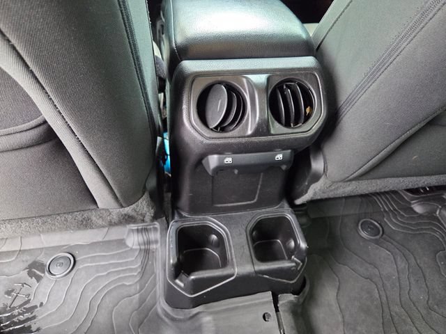 Used 2021 Jeep Wrangler Unlimited Sport AWD/4WD image 16