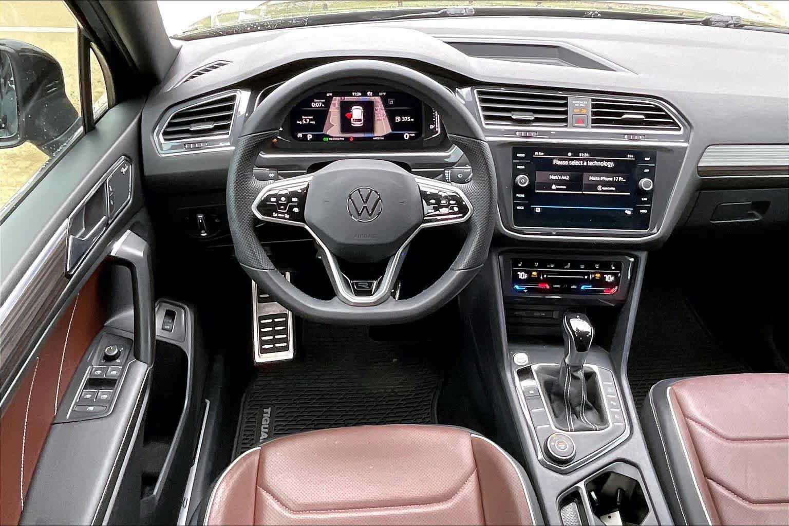 Used 2022 Volkswagen Tiguan SEL R-Line AWD/4WD image 6