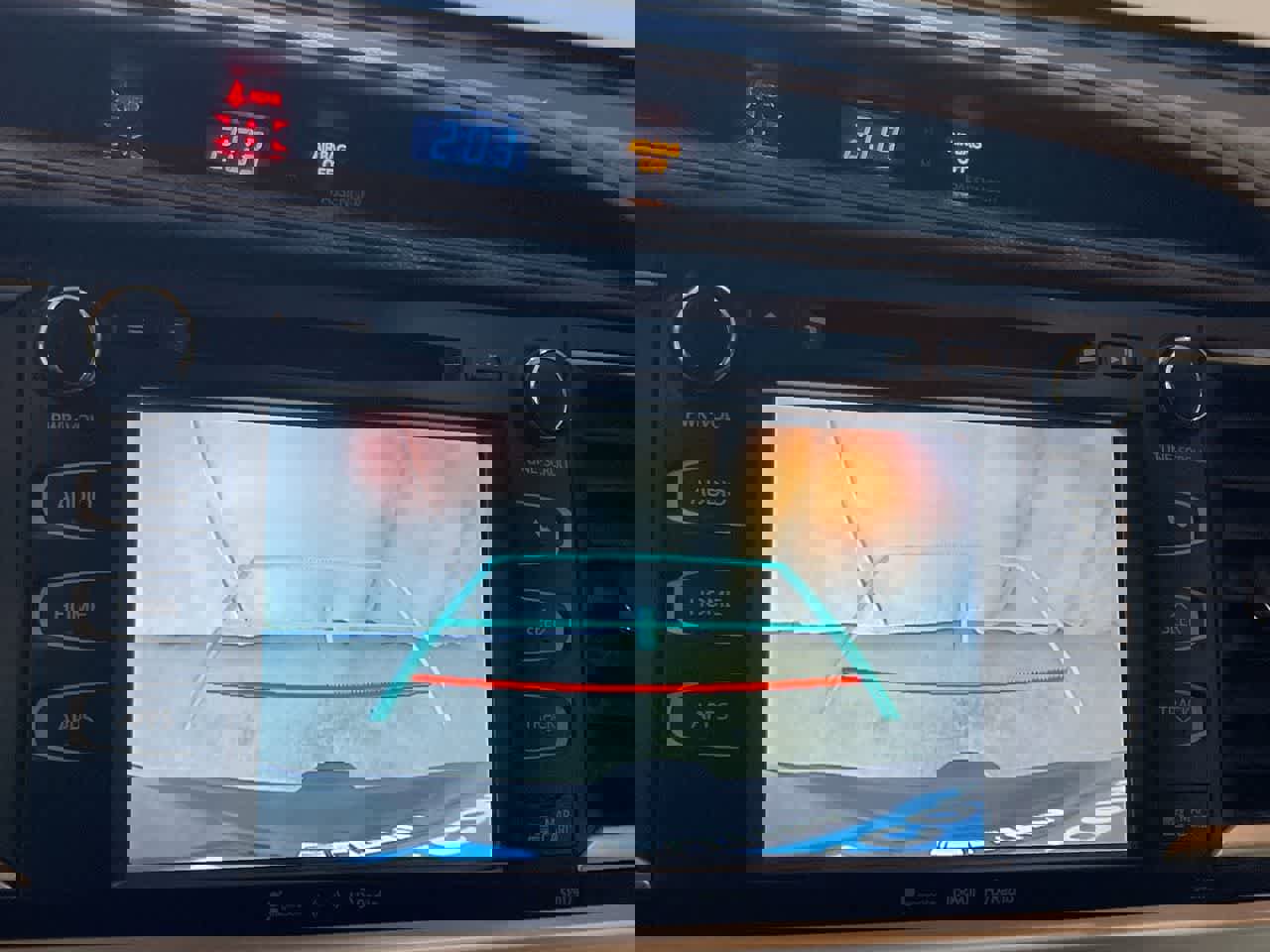 Used 2018 Toyota Highlander XLE image 17