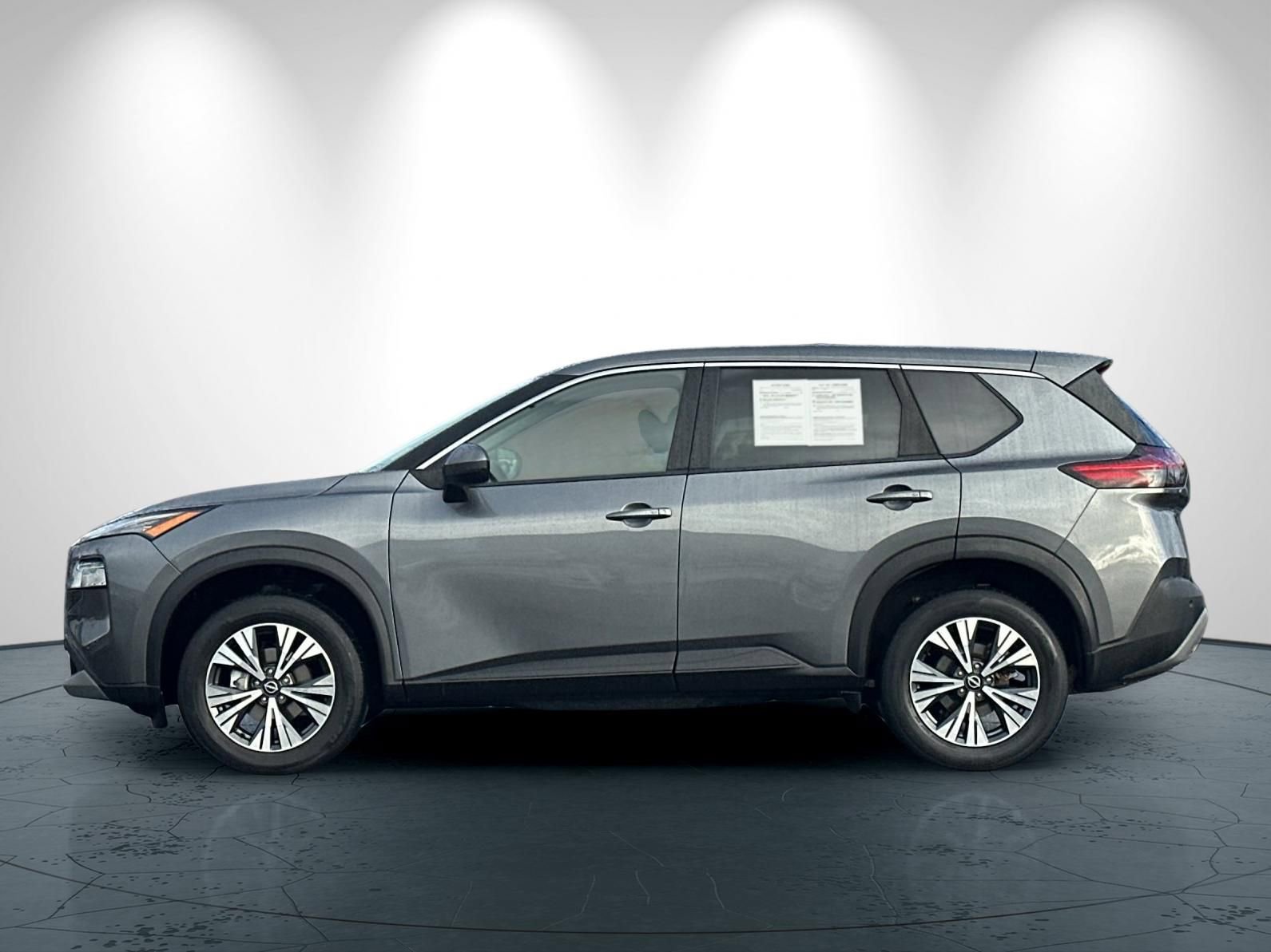 Used 2022 Nissan Rogue SV image 7