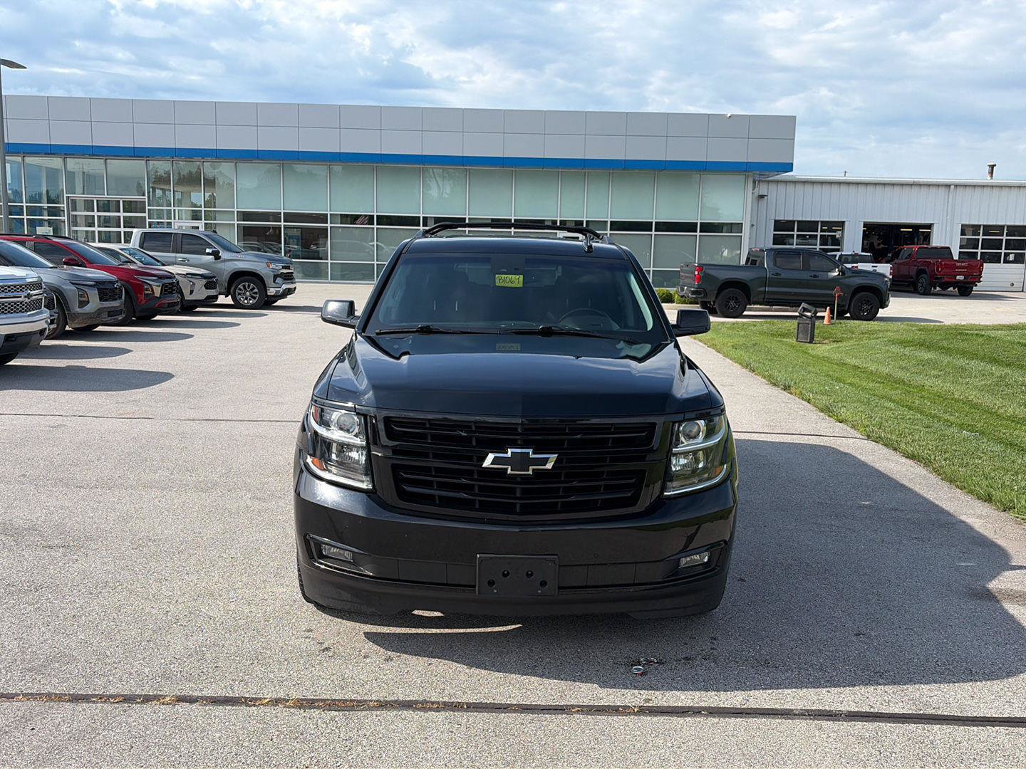 Used 2019 Chevrolet Suburban Premier AWD/4WD image 8