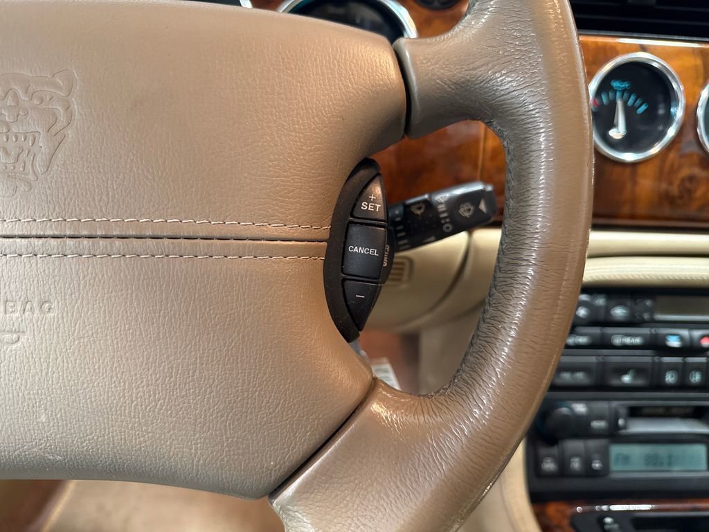 Used 2004 Jaguar XK8 Convertible RWD image 4