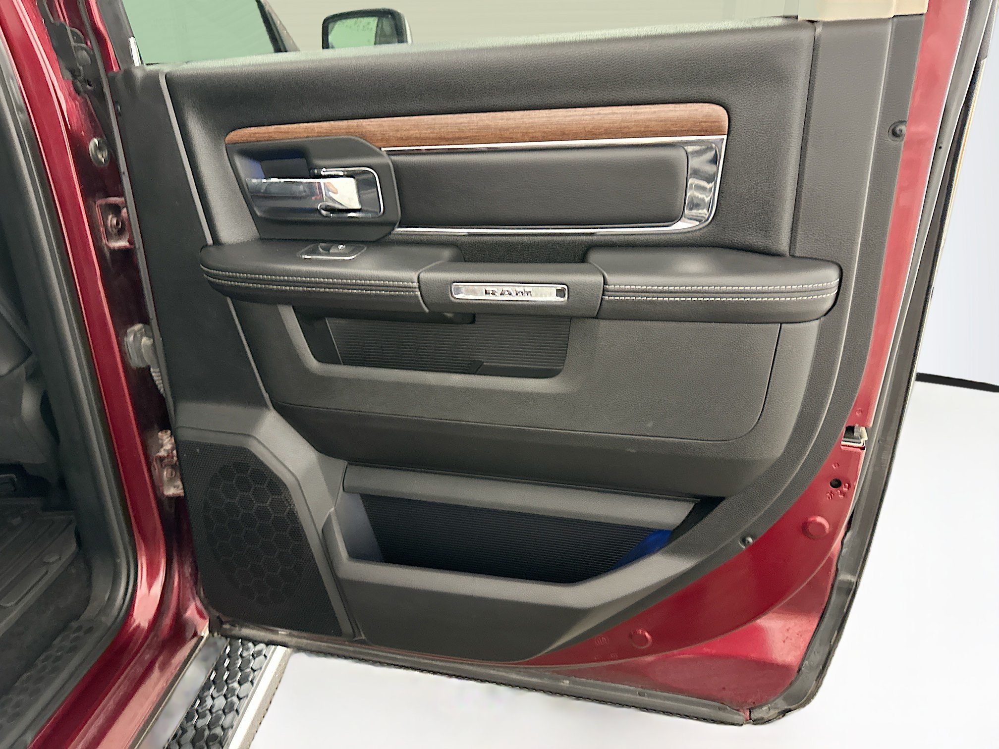 Used 2018 RAM 1500 Laramie w/ Protection Group AWD/4WD image 30