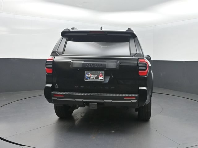 Used 2025 Toyota 4Runner SR5 AWD/4WD image 25