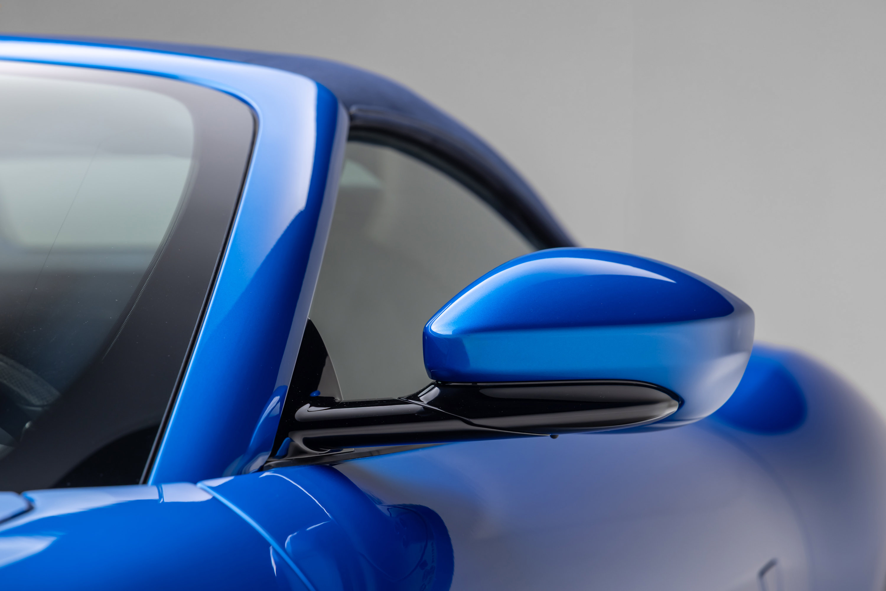 Used 2026 Ferrari Roma Spider RWD image 28