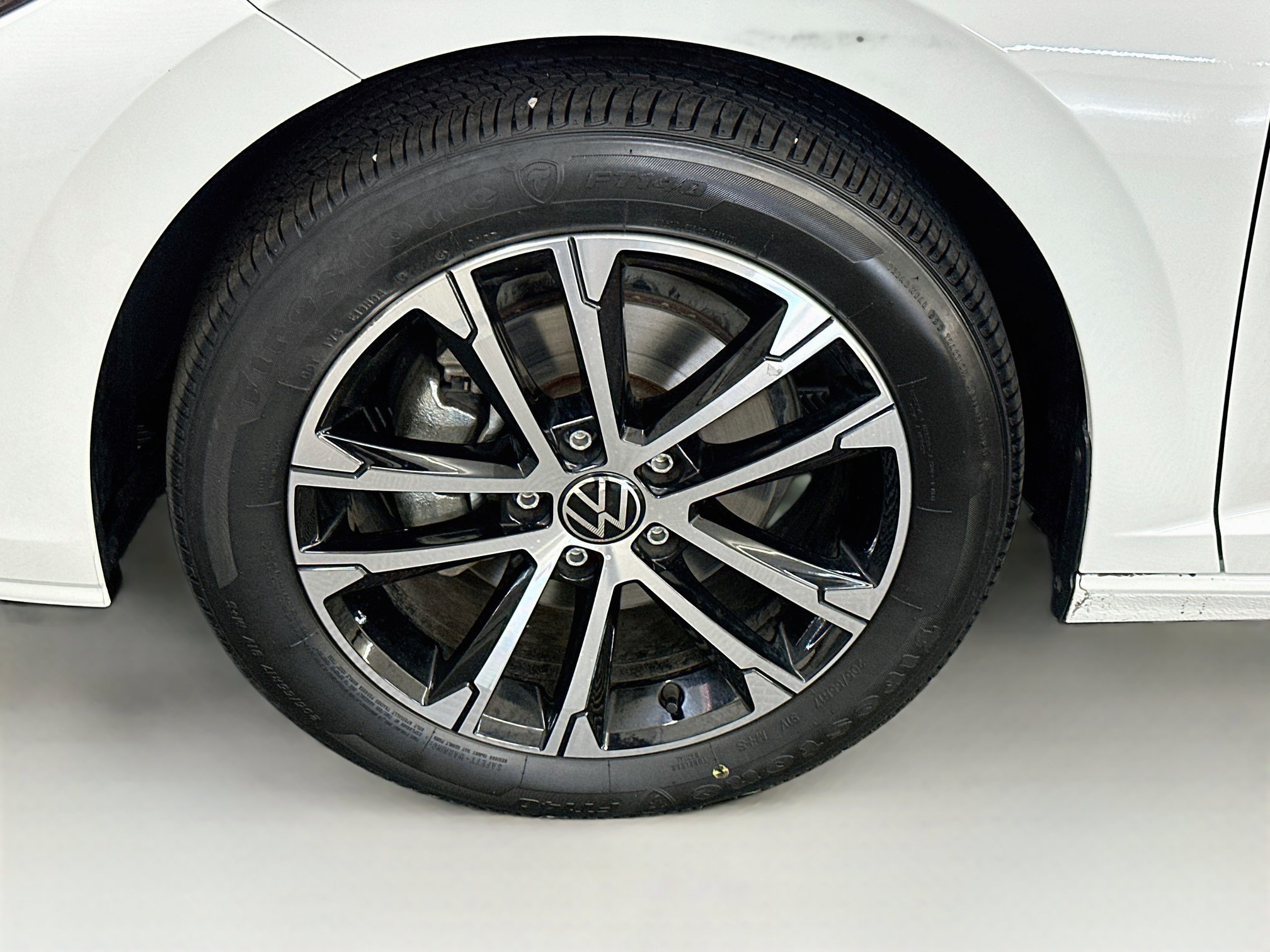 Used 2025 Volkswagen Jetta Sport FWD image 34