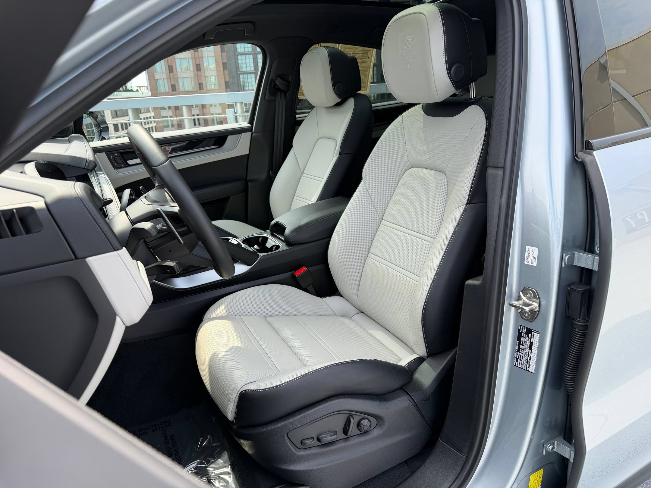 Certified 2026 Porsche Cayenne S AWD/4WD image 5