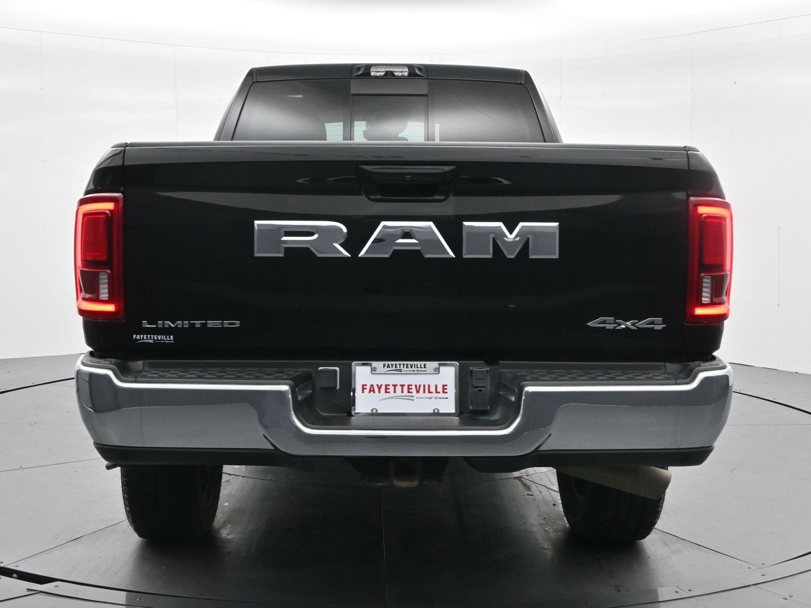 Used 2025 RAM 2500 Limited AWD/4WD image 6