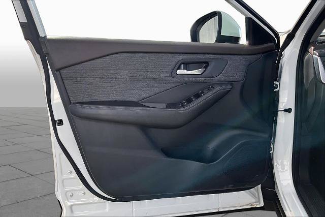 Certified 2023 Nissan Rogue SV FWD image 21