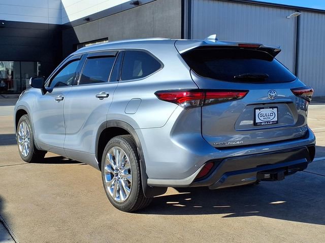 Used 2023 Toyota Highlander Limited image 7