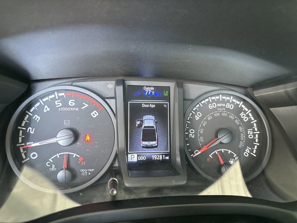 Used 2022 Toyota Tacoma SR RWD image 32
