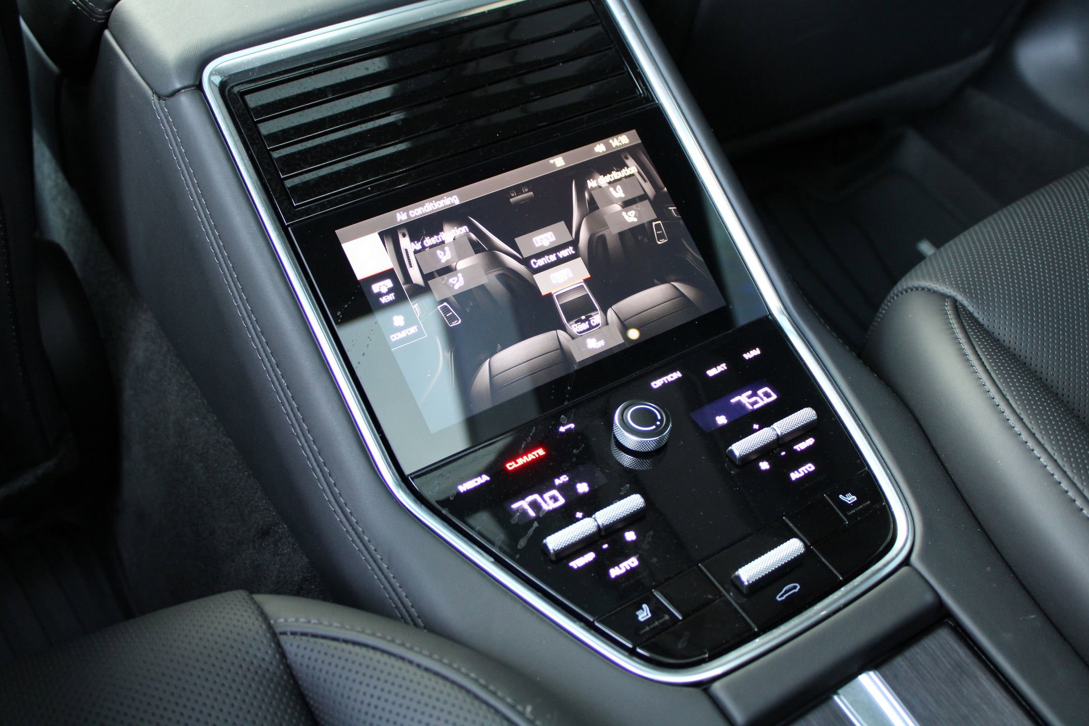 Certified 2023 Porsche Panamera Platinum Edition image 23