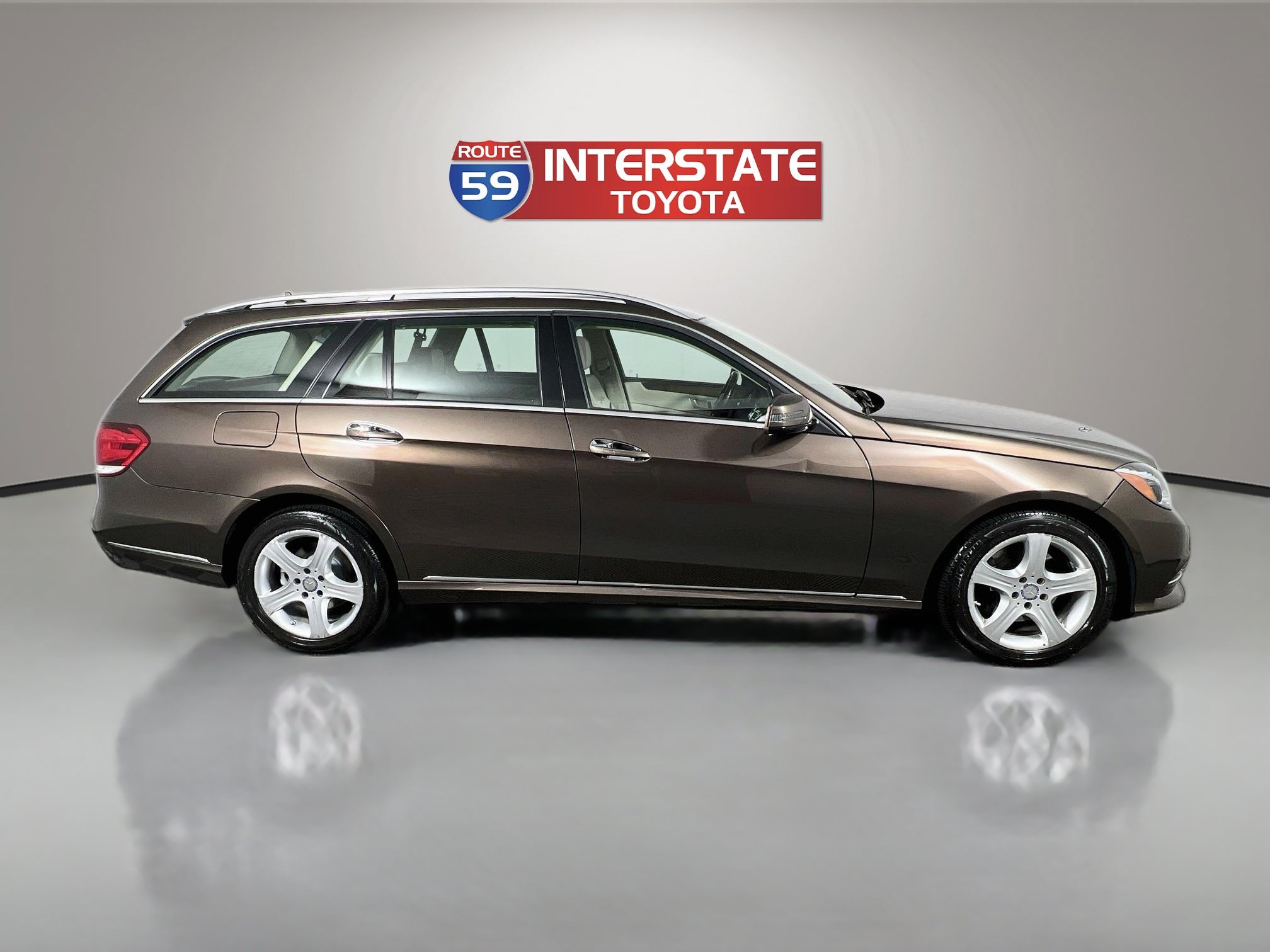 Used 2014 Mercedes-Benz E 350 4MATIC Wagon image 8