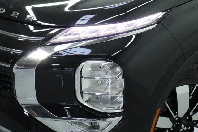New 2026 Mitsubishi Outlander SE AWD/4WD image 2