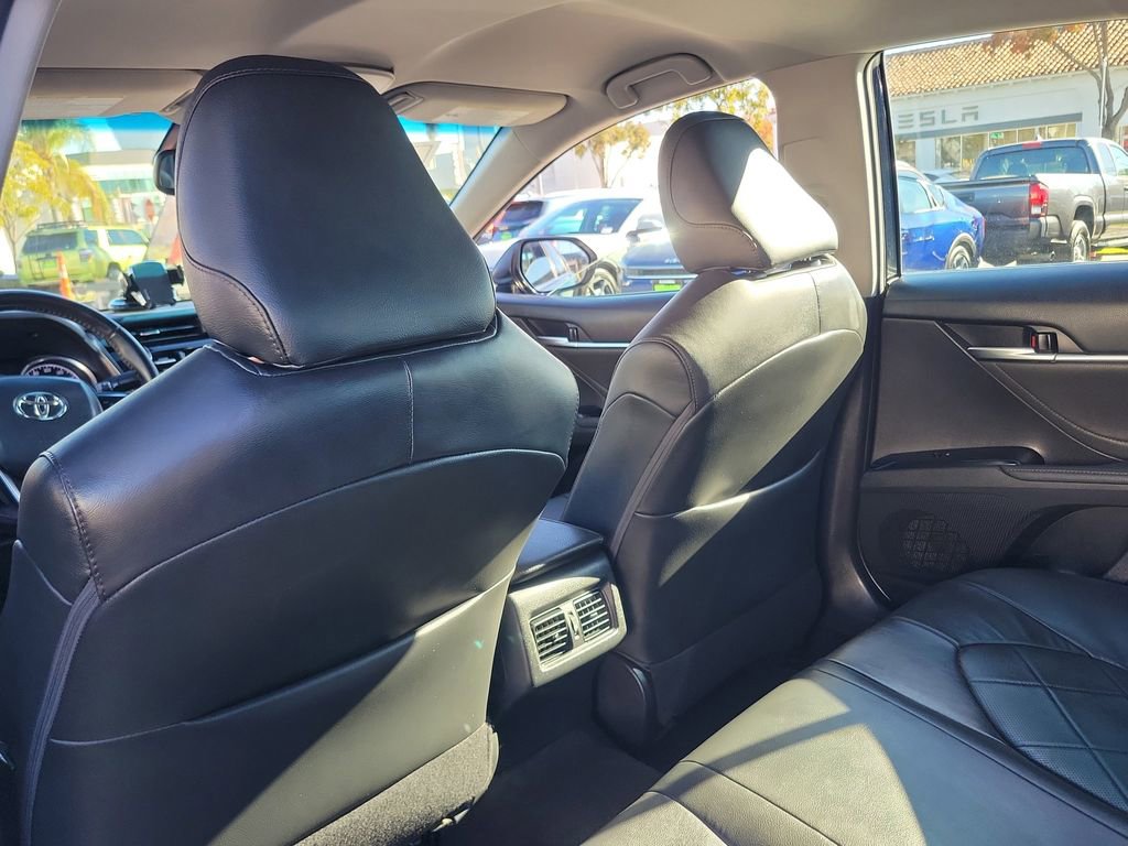 Used 2018 Toyota Camry XLE image 13