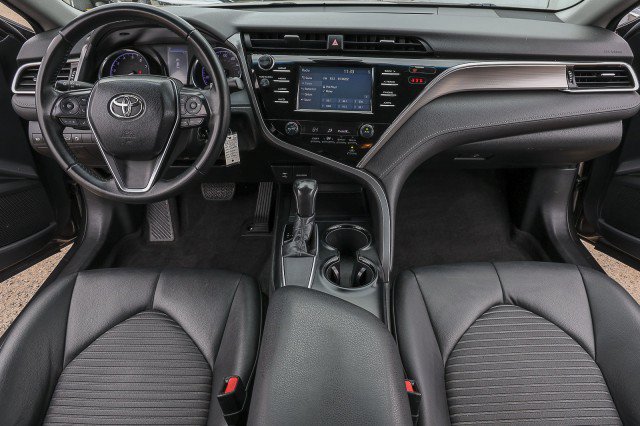 Used 2018 Toyota Camry SE FWD image 33