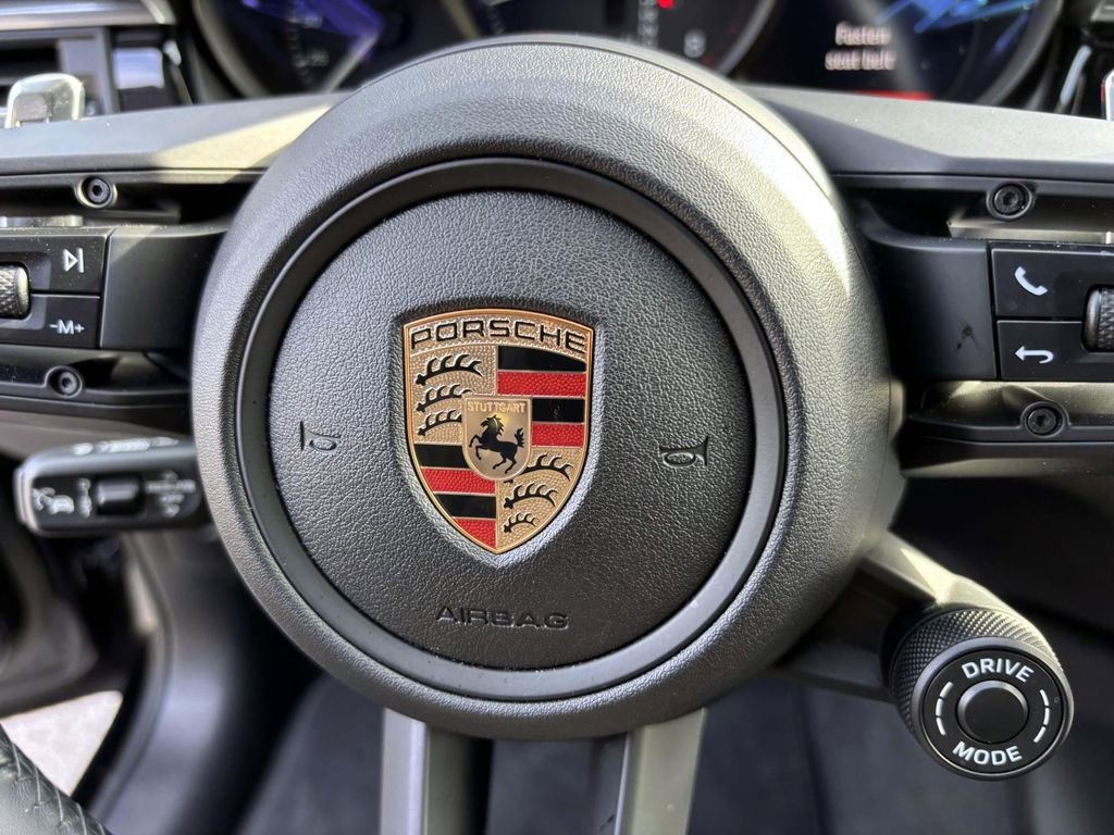 Used 2025 Porsche Macan Turbo image 30