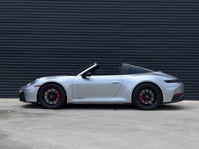 Certified 2025 Porsche 911 Targa 4 GTS AWD/4WD image 3