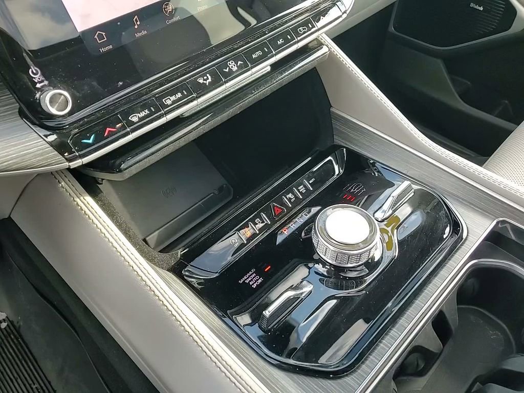 Certified 2024 Jeep Wagoneer Series III w/ Premium Group I image 35